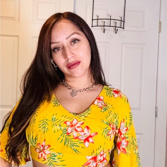 Floral Yellow Tie-Back Top - Picture 5 of 5